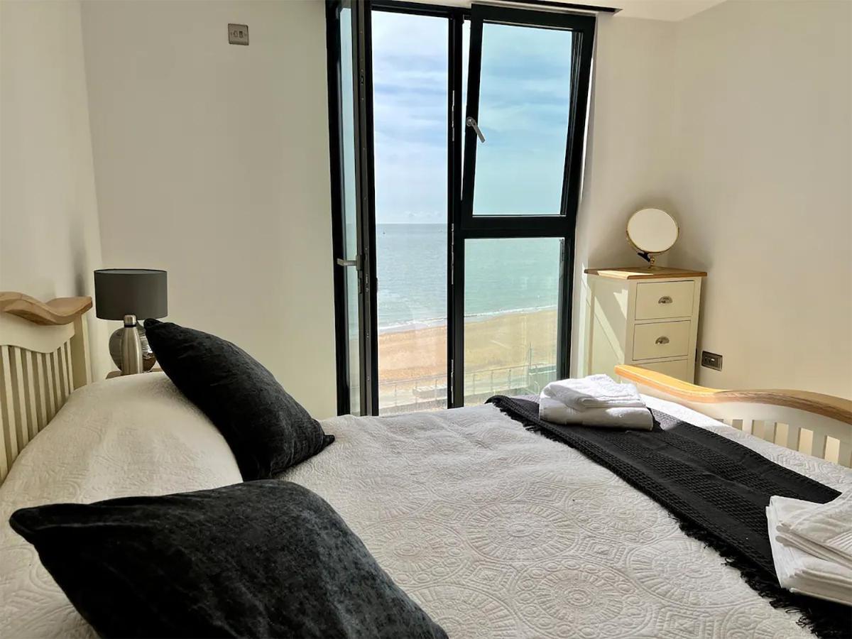 Sohot Stays Royal Sands Seaview Apt Free Parking Sleeps 4 ラムズゲート エクステリア 写真