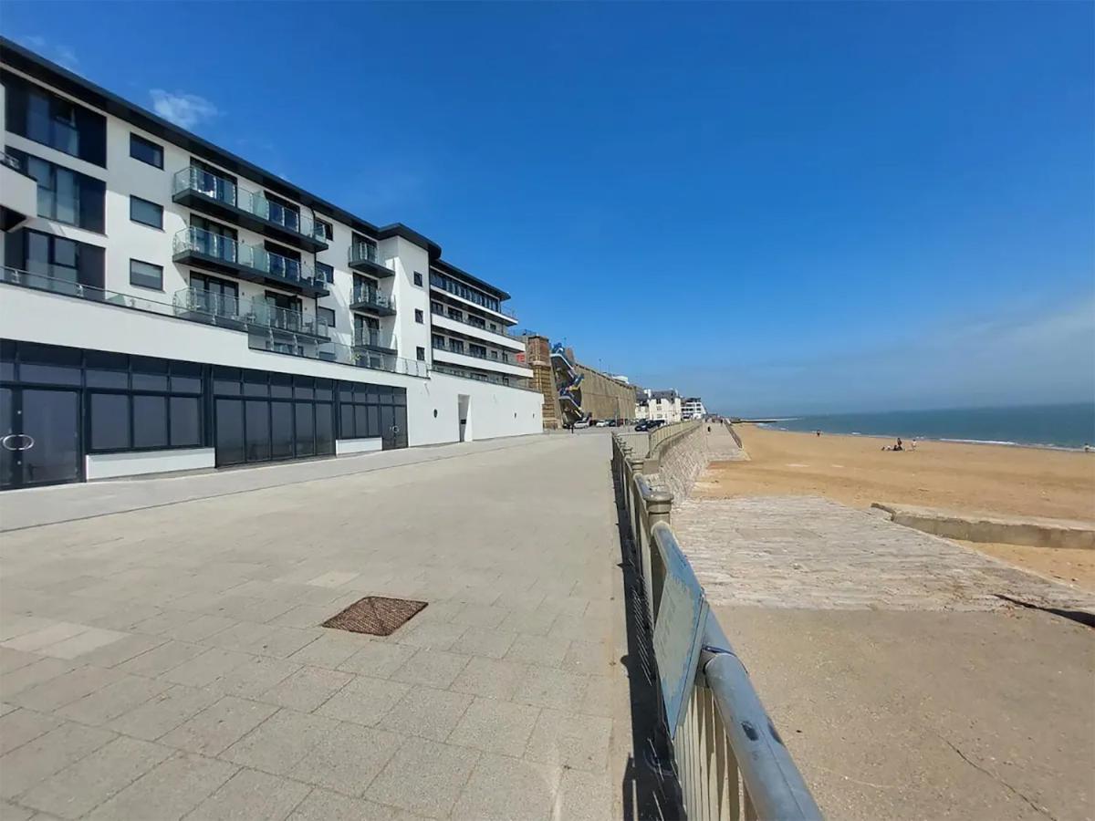 Sohot Stays Royal Sands Seaview Apt Free Parking Sleeps 4 ラムズゲート エクステリア 写真