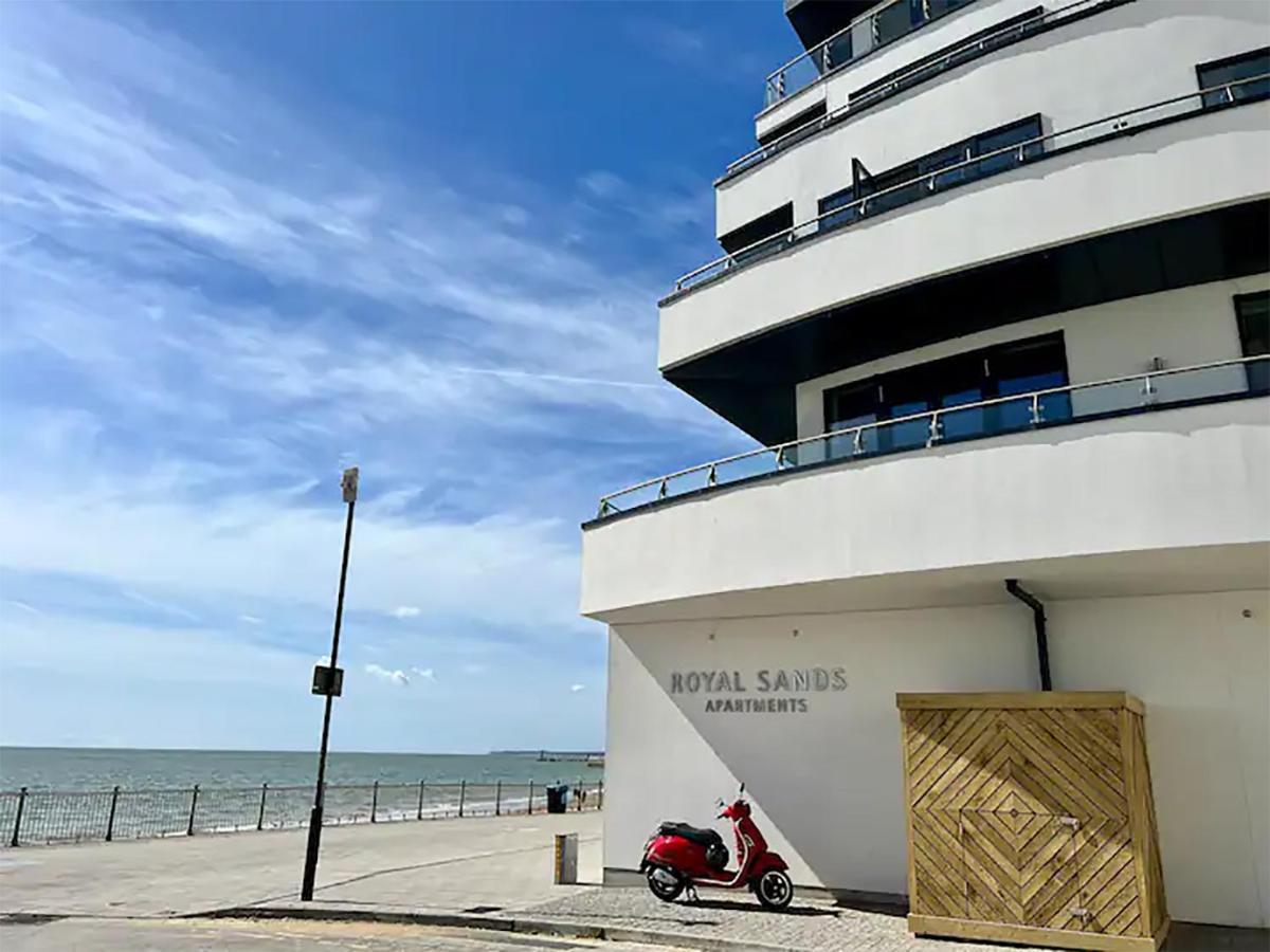 Sohot Stays Royal Sands Seaview Apt Free Parking Sleeps 4 ラムズゲート エクステリア 写真